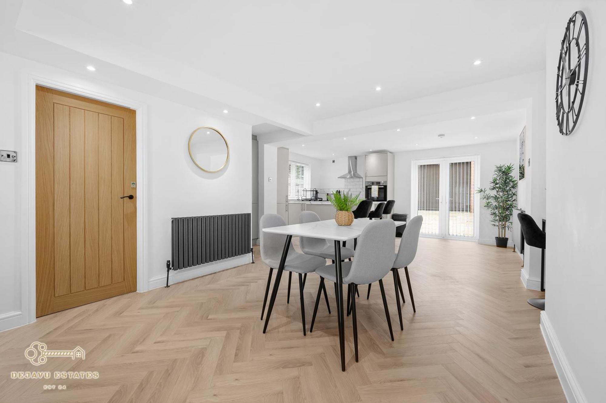 Entire Modern & Spacious 3Bdr Home In Manchester Right Next To Coop Live & Ethiad — Photos 2