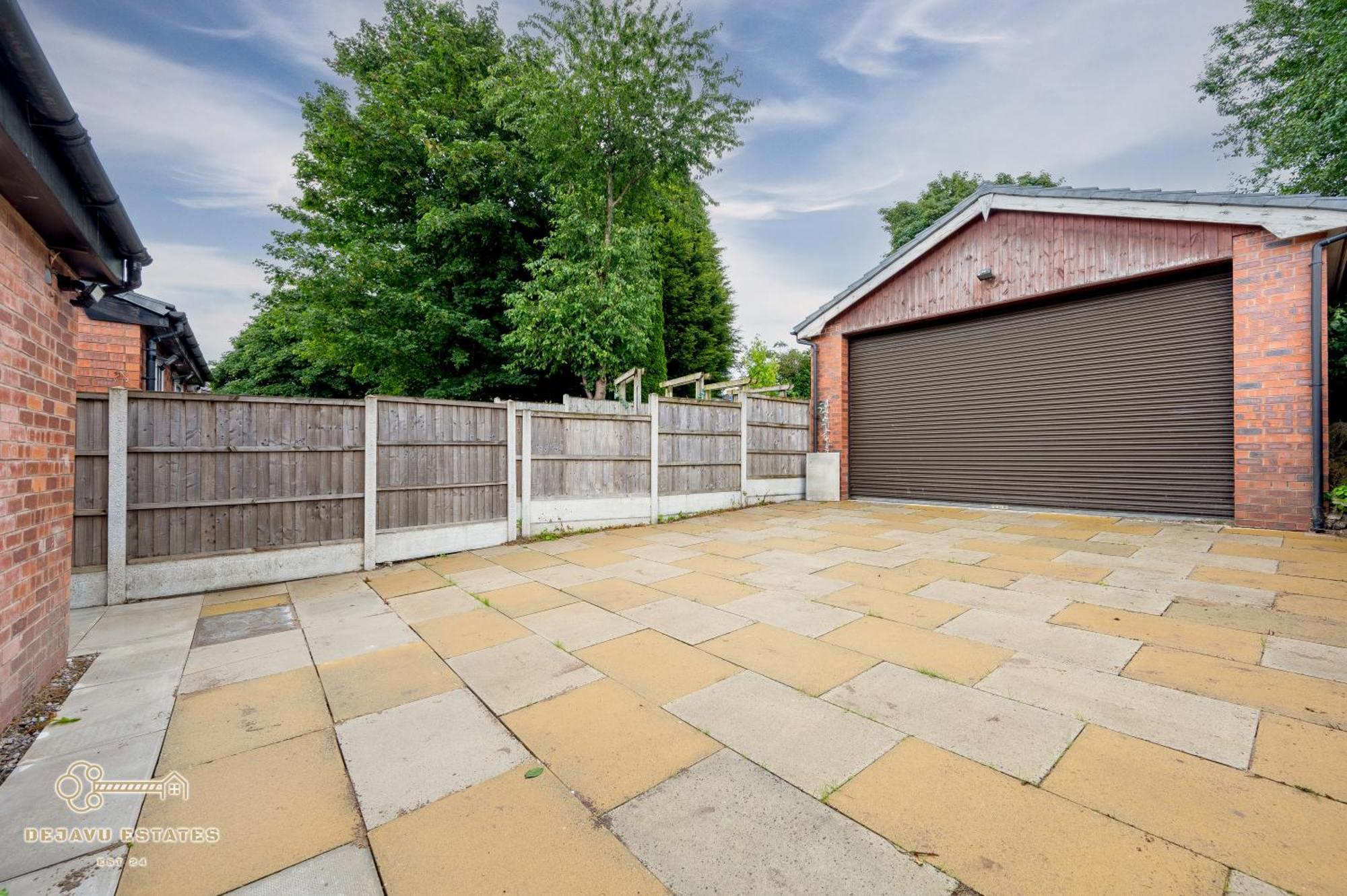 Entire Modern & Spacious 3Bdr Home In Manchester Right Next To Coop Live & Ethiad — Photos 1